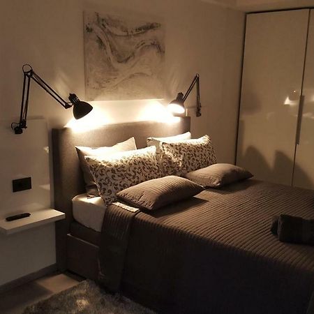 Apartman Vip, With Free Garage Parking พูลา ภายนอก รูปภาพ