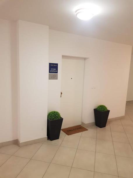 Apartman Vip, With Free Garage Parking พูลา ภายนอก รูปภาพ