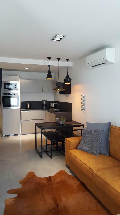 Apartman Vip, With Free Garage Parking พูลา ภายนอก รูปภาพ