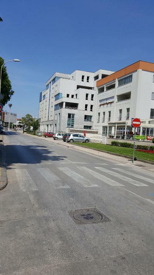 Apartman Vip, With Free Garage Parking พูลา ภายนอก รูปภาพ