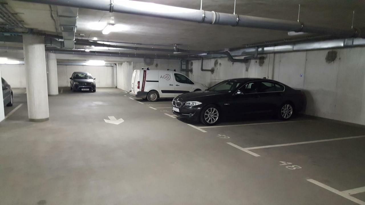 Apartman Vip, With Free Garage Parking พูลา ภายนอก รูปภาพ