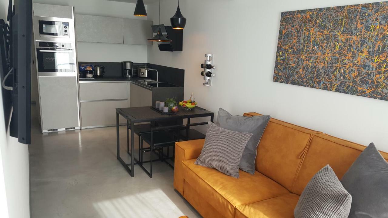 Apartman Vip, With Free Garage Parking พูลา ภายนอก รูปภาพ