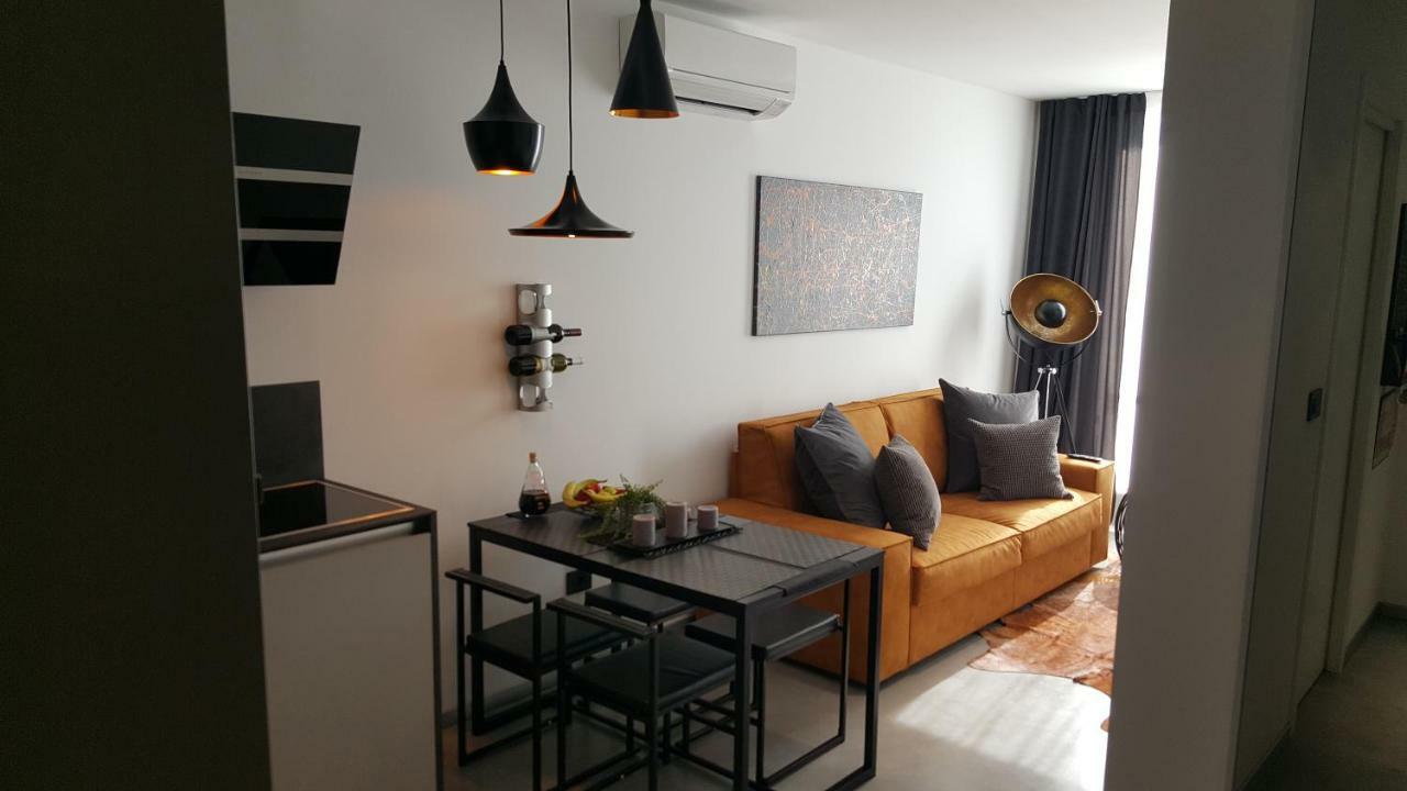 Apartman Vip, With Free Garage Parking พูลา ภายนอก รูปภาพ