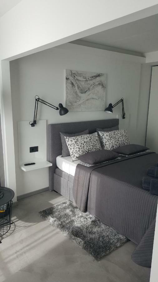 Apartman Vip, With Free Garage Parking พูลา ภายนอก รูปภาพ