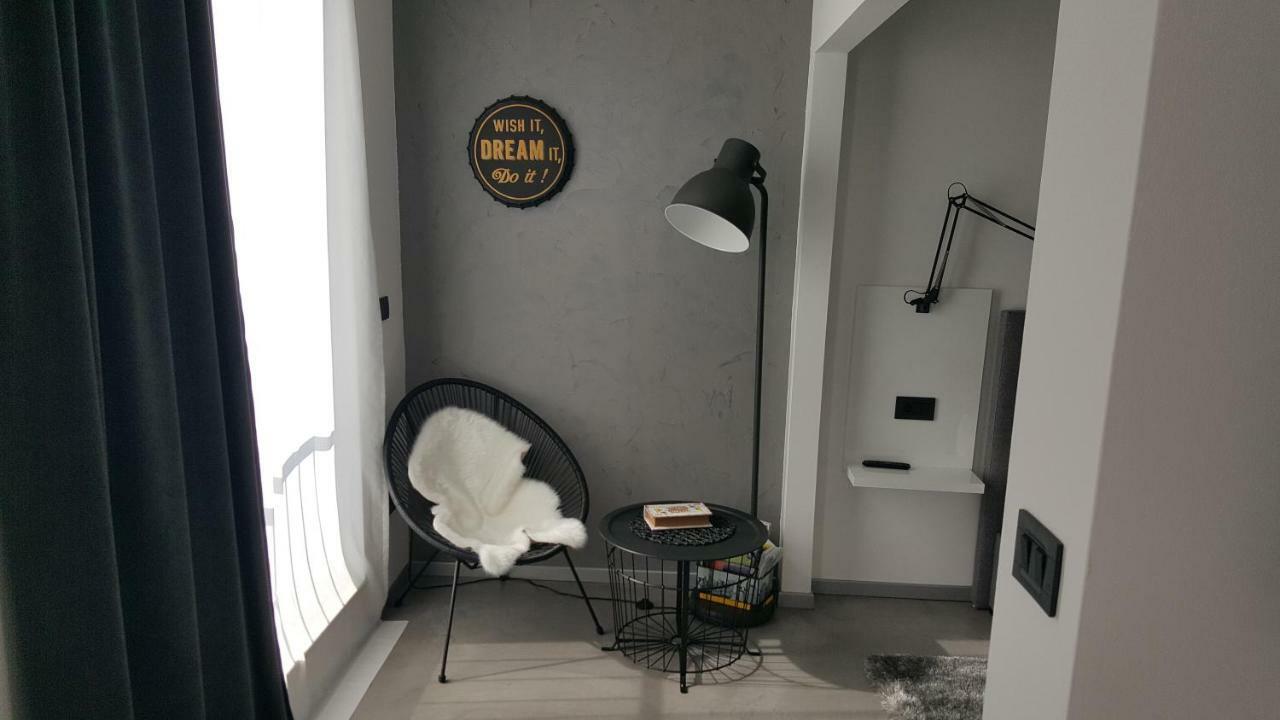 Apartman Vip, With Free Garage Parking พูลา ภายนอก รูปภาพ