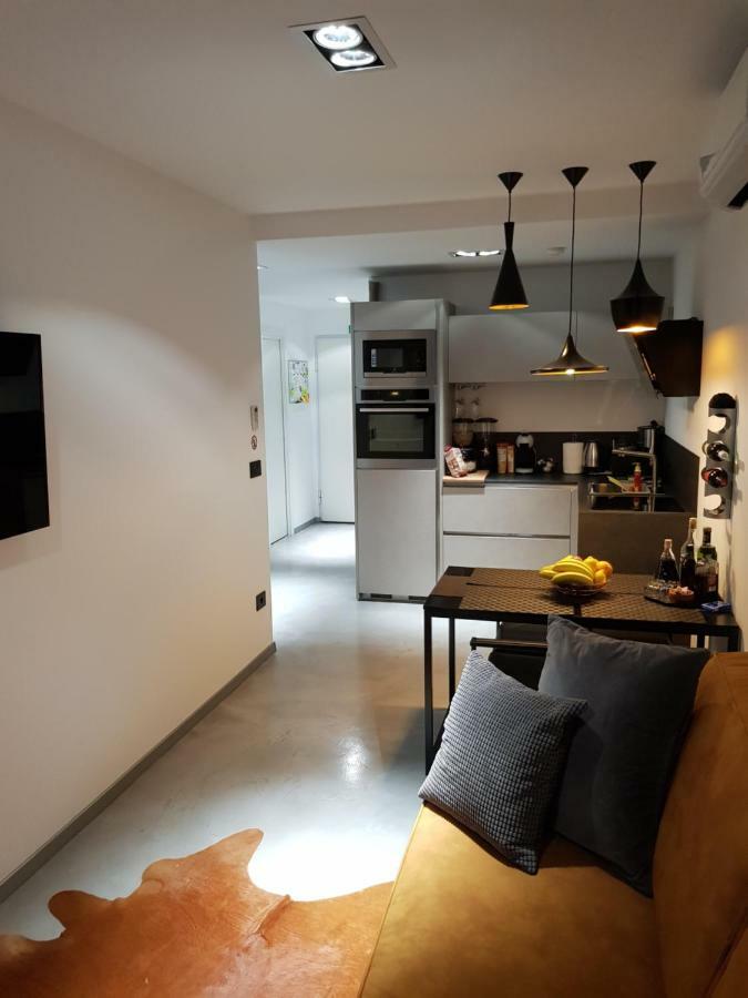 Apartman Vip, With Free Garage Parking พูลา ภายนอก รูปภาพ