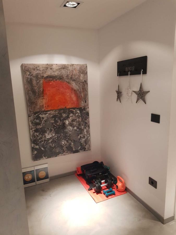 Apartman Vip, With Free Garage Parking พูลา ภายนอก รูปภาพ